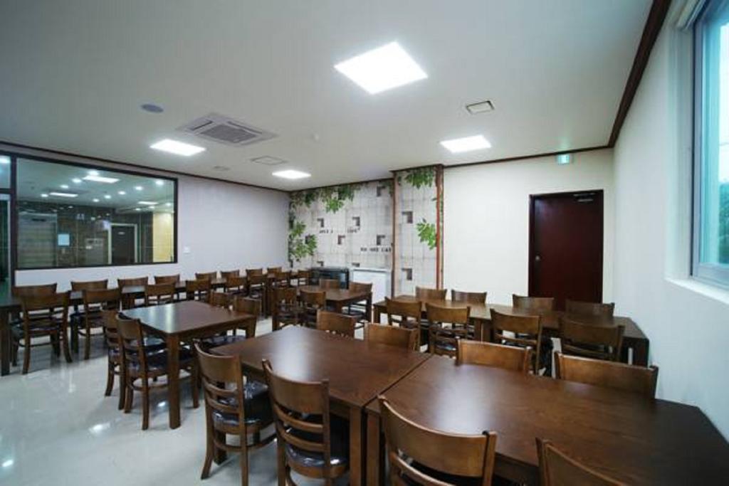 Seongsan Aqua Beach Hotel Seogwipo Ngoại thất bức ảnh