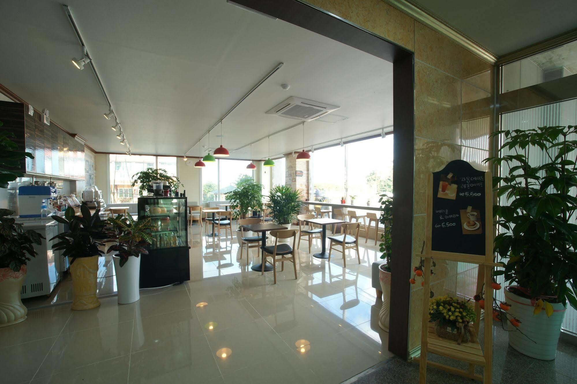 Seongsan Aqua Beach Hotel Seogwipo Ngoại thất bức ảnh