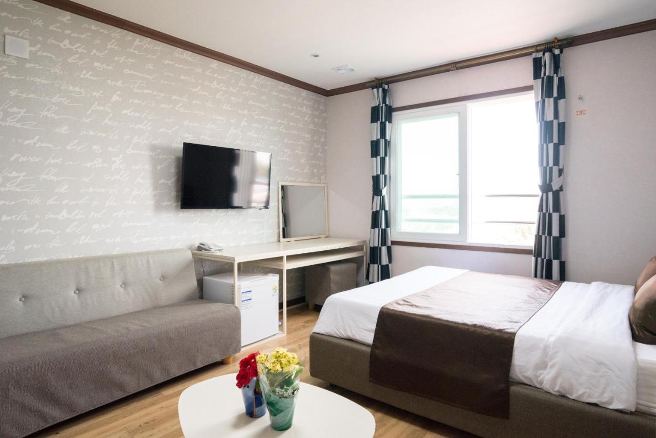 Seongsan Aqua Beach Hotel Seogwipo Ngoại thất bức ảnh